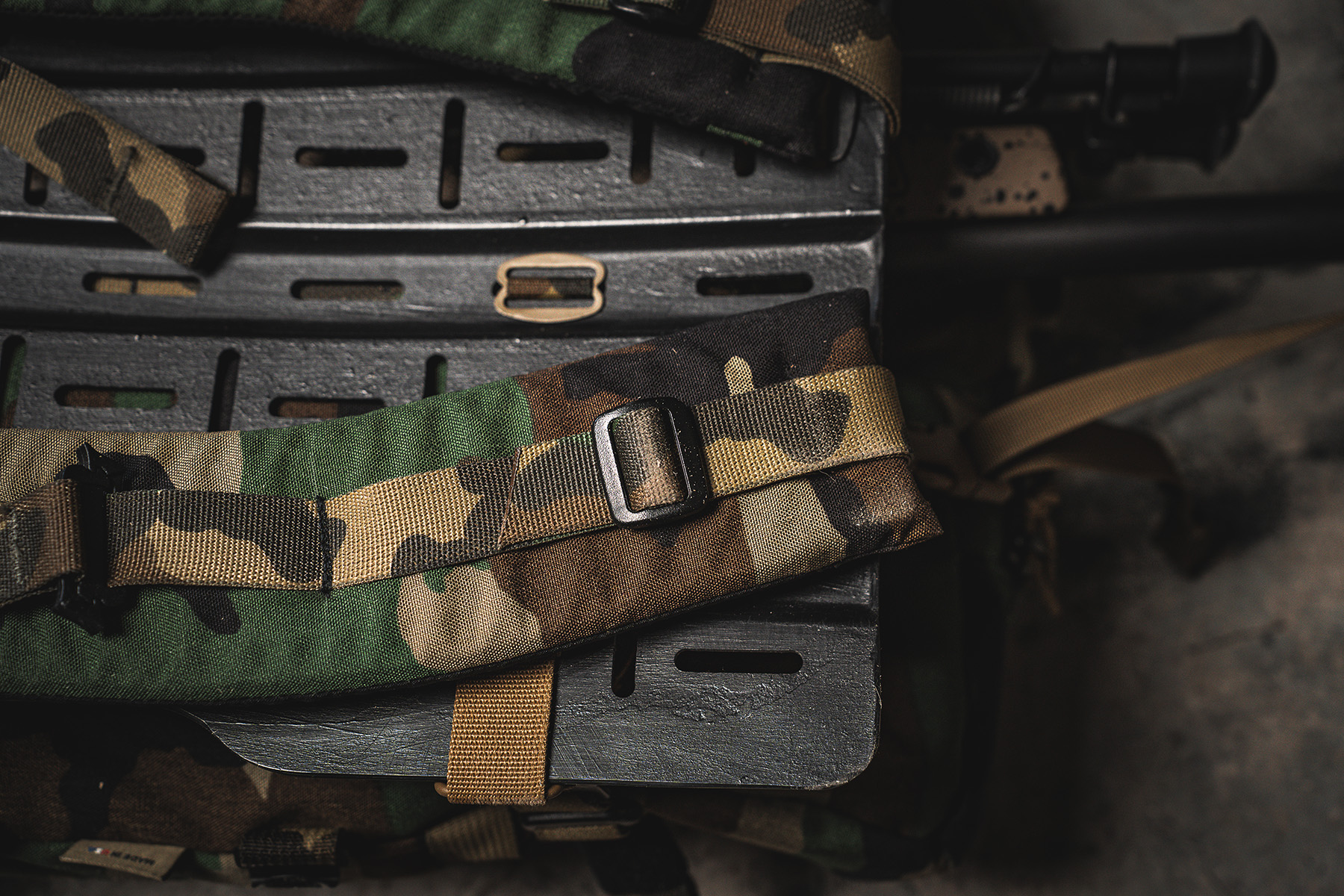 Spine frame with adaptable shoulder straps Spine frame with adaptable shoulder straps